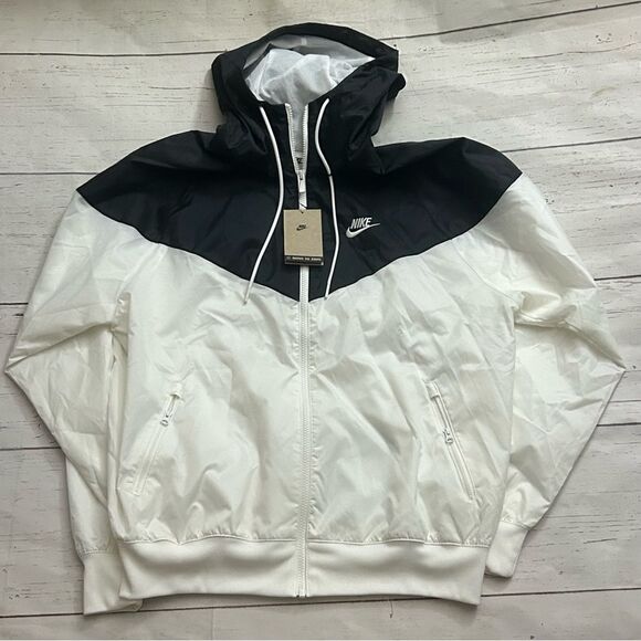 Nike Windrunner Classic Sport Jacket White Black Mens Small DA0001-134 - Picture 1 of 9